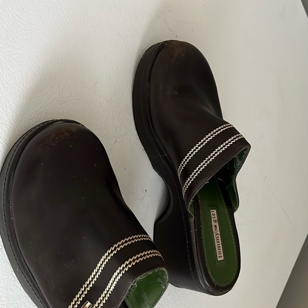Tommy girl brown size 8 1/2 worn a few times